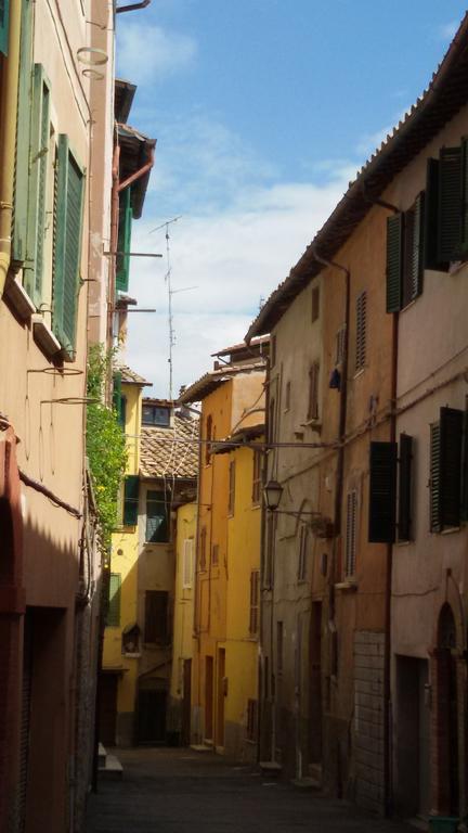 Ferienwohnung Bilocale In Via Del Conventuccio Perugia Exterior foto